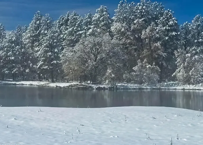 Lake-view Gem W/ Outdoor Entertainment In Show Holiday home *