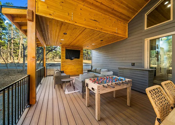 Holiday home Lake-view Gem W/ Outdoor Entertainment In Show *